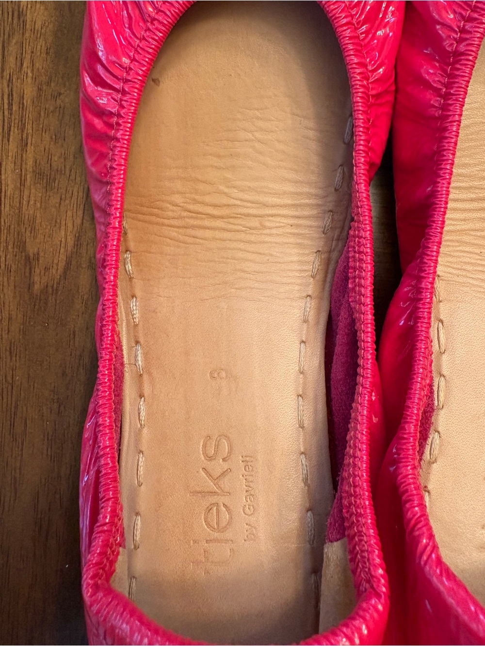 Tieks by Gavrieli Women’s Razzleberry Foldable Ballet Flats - Picture 8 of 16